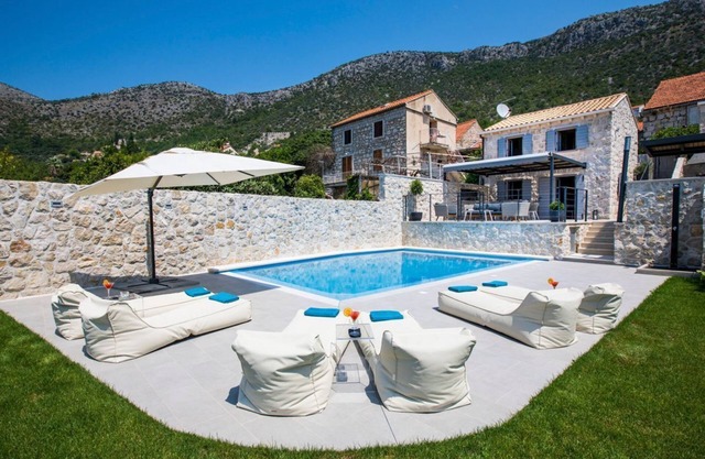 Villa Cesara - Two Bedroom Villa, Sleeps 4