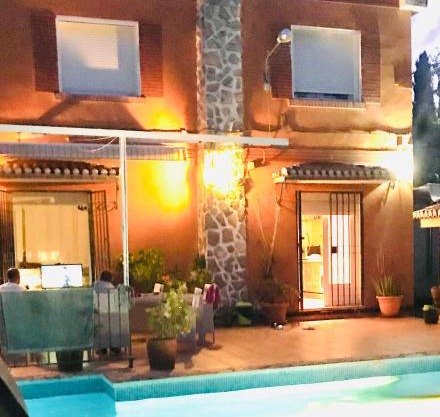 VILLA HUETOR , Piscina y barbacoa privada