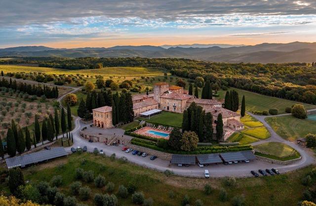 Villa in Vagliagli with 52 bedrooms sleeps 100