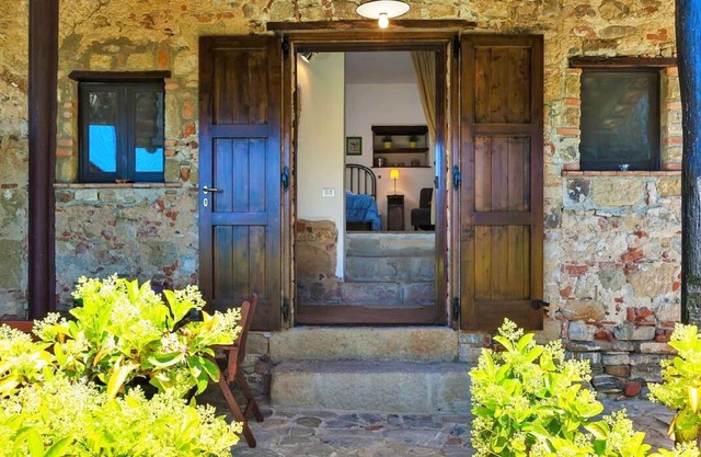 Villa in Velia near Roman Ruins and Beach