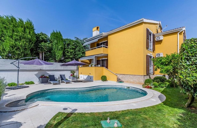 Villa Jasmine with swimming pool