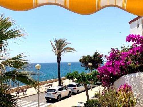 Villa Jo - stunning front line beach house.