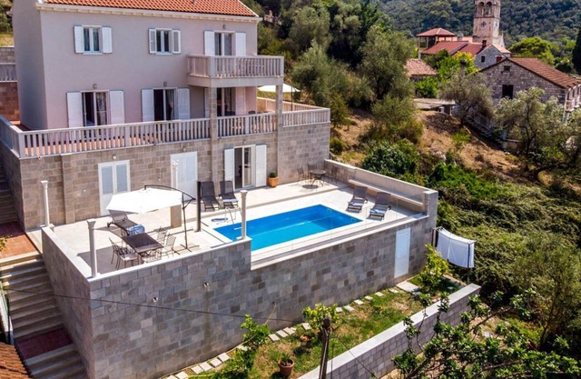 Villa Kelly - Seven Bedroom Villa, Sleeps 14
