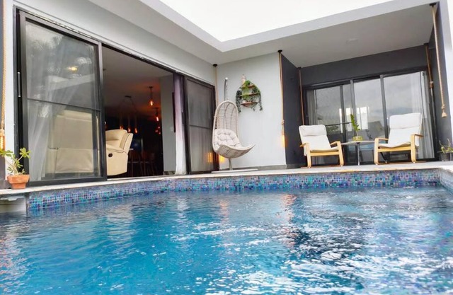 VILLA MACEDONIA - Independiente con piscina privada