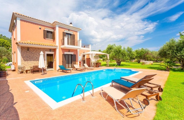 Villa Marina - Three Bedroom Villa, Sleeps 8