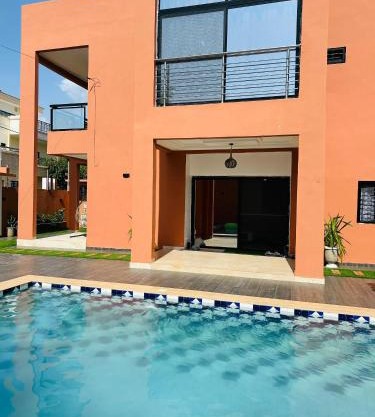 Villa Neuve Piscine privée 5 minutes de hôtel Lamantin Beach Movempick Saly