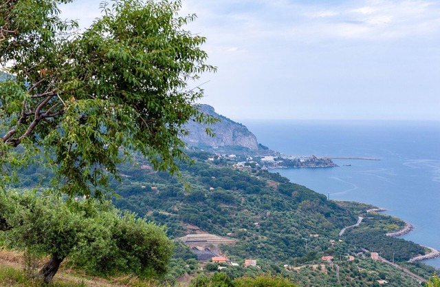 Villa 'Orto Degli Ulivi' with Sea View, Garden & A/C