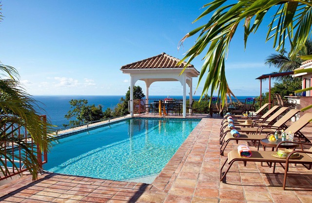 Villa Panache: Huge 6 bedroom Villa! Sleeps 14! Full A/C!