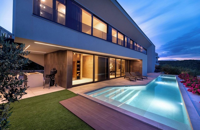 Villa Panoramica with heated pool and sauna (Kvarner - Vrbnik)