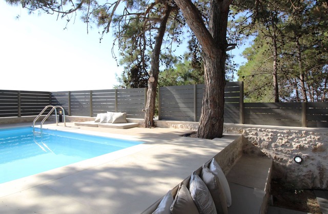 Villa Pefka just a few km from city centre