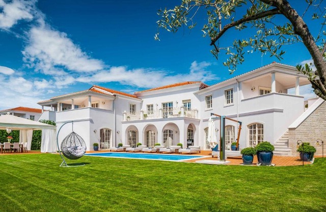 Villa Presidential
