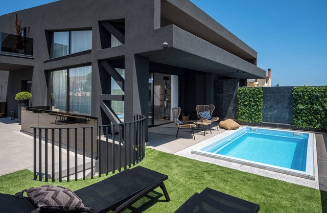Villa Ria by Estia - Four Bedroom Villa, Sleeps 6