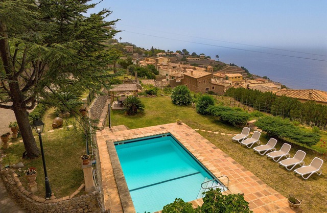 Villa Son Vives, impressive mansion with unbeatable panoramic sea views in Banyalbufar