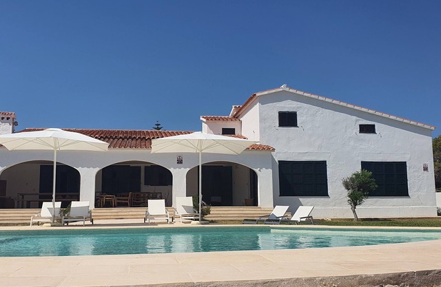 VILLA WITH POOL AND SEA VIEW/ACCESS