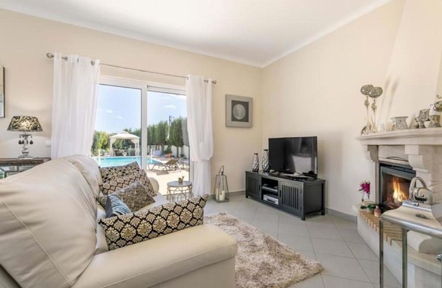 Villa with pool in Alicante