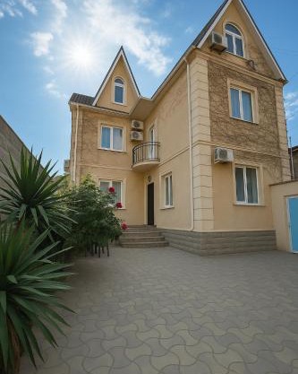 Villa with yard in the center
