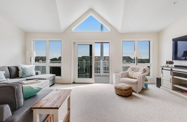 Villas at Beach Cove Getaway W/Bay/Ocean Views, Private Balcony & Shared Pool