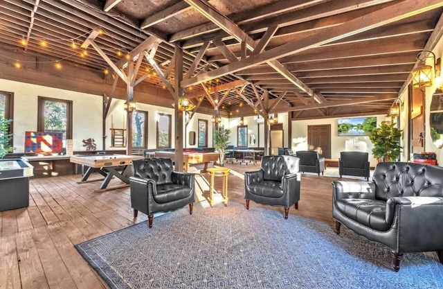 Viognier: Pet Friendly, Hot-tub, 10-mins to Downtown!