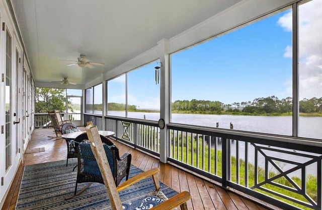 Vista en Barco – Waterfront Bliss Awaits