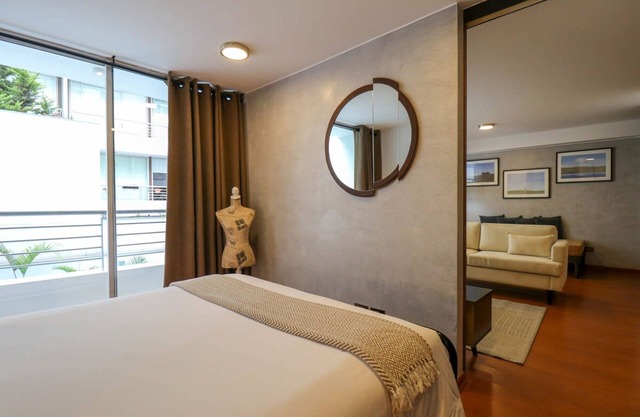 w Art Deco 1BR With Pool View in Barranco