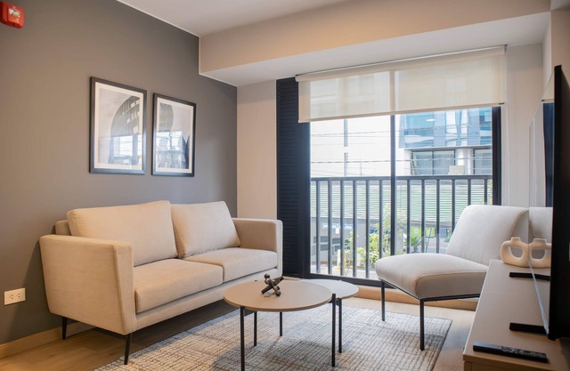 w Elegant 2BR w/Great Balcony in Miraflores
