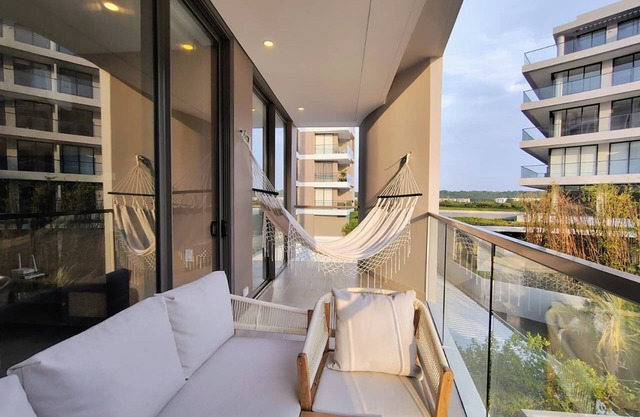 w Minimalist 1BR w Amazing View in Morros Eos