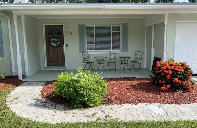 Walk historic downtownMount Dora - Serenity Cottage