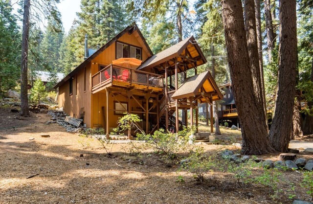 Walk to Lake West Shore Cabin Hot Tub DogOK EVplug