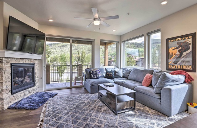 Walk to Lifts: Condo w/Mtn Views in Keystone!