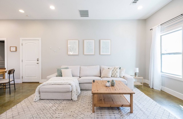 Walkable to Food, Bars, Trails, Music - Near Downtown w/Yard and Parking!
