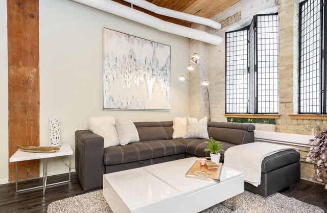Warehouse Loft in Exchange District w/Parking!