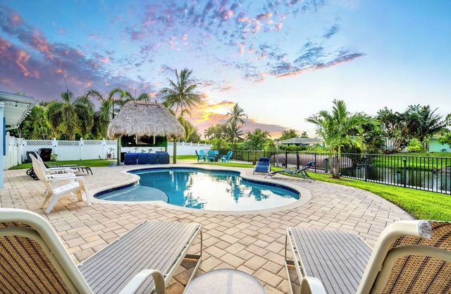 Waterfront Escape with Heated Pool, Mini-Golf, TikiHut in West Palm Beach