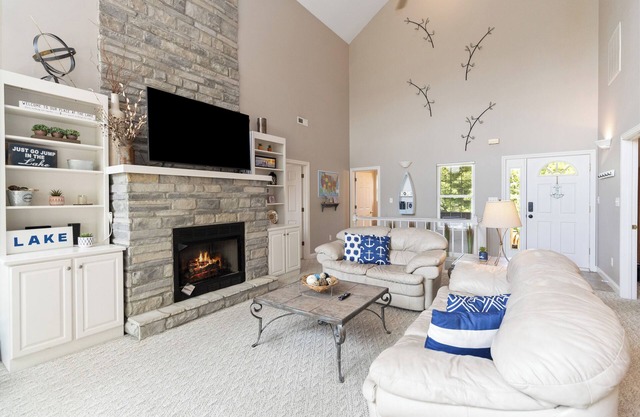 Welcome to “Hillside Haven” – The Perfect Family and Friends Vacation Spot