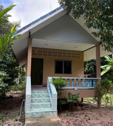 Well Living Guesthouse Khaolak