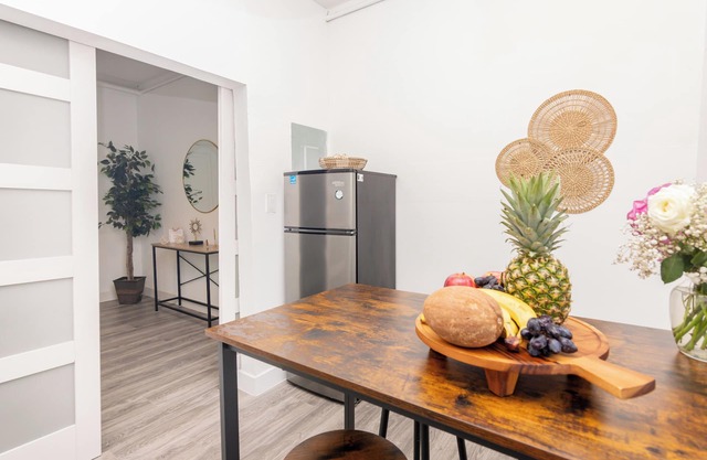 West Deco Boutique Apartments