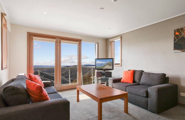 White Crystal 215 - Mt Hotham