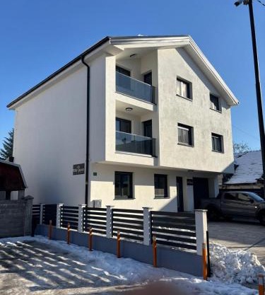 White Quenn Apartments