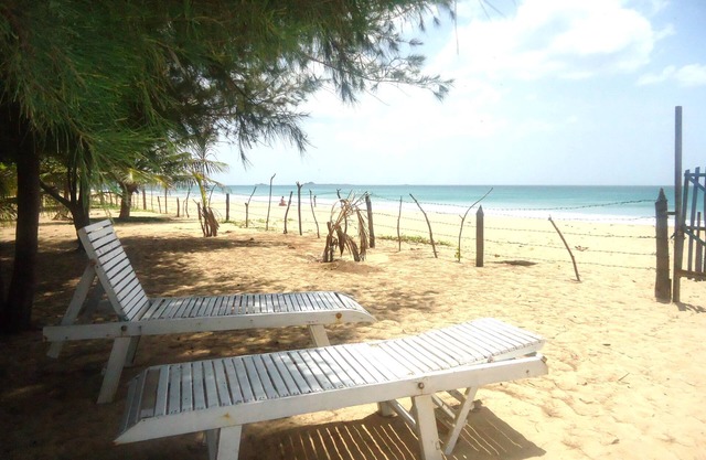 White Sand Beach Inn