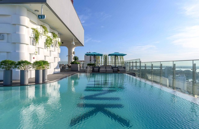 Wink Hotel Can Tho Ninh Kieu Wharf - 24hrs Stay & Rooftop Pool Bar
