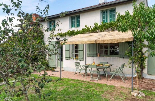 Wonderful private villa for 4 guests with WIFI, TV, terrace and pets allowed