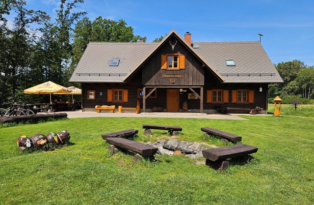Wonderful private villa for 12 guests with WIFI, TV and pets allowed