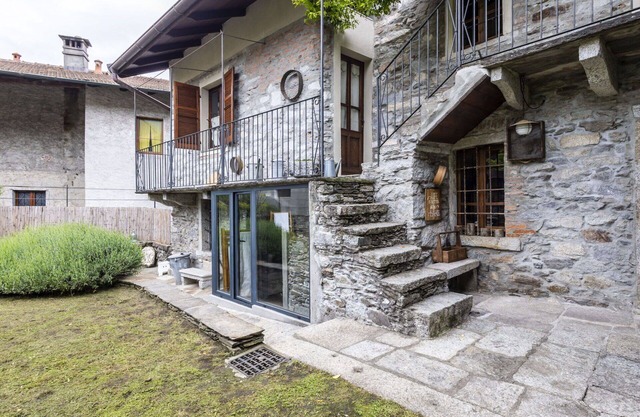 Wonderful private villa for 6 people with WIFI, TV and balcony