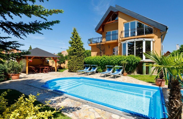 Wonderful private villa for 15 guests with private pool, A/C, WIFI, TV, terrace and pets allowed