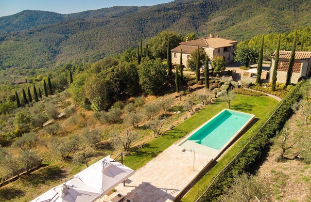 Wonderful private villa for 12 people with WIFI, A/C, private pool, TV, patio and panoramic view