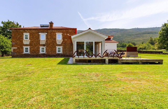 Wonderful private villa for 6 guests with WIFI, A/C, TV and patio