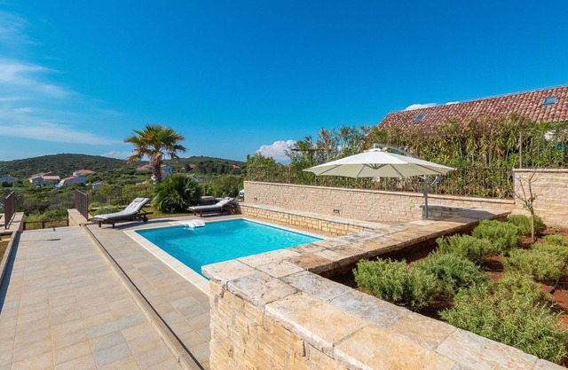 Wonderful private villa for 8 guests with WIFI, A/C, private pool, TV and patio