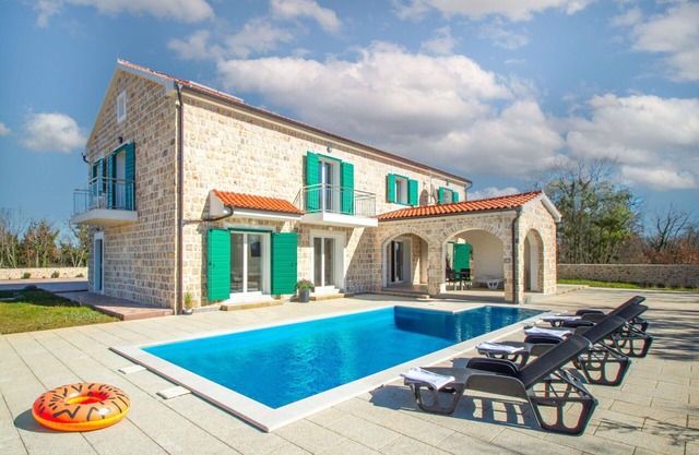 Wonderful private villa with WIFI, private pool, A/C, TV, terrace, pets allowed and panoramic view