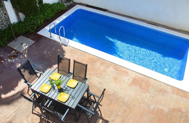 Wonderful villa for 10 people with A/C, WIFI, private pool, TV and terrace
