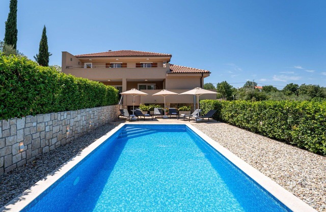 Wonderful villa for 10 guests with WIFI, A/C, private pool, TV and terrace