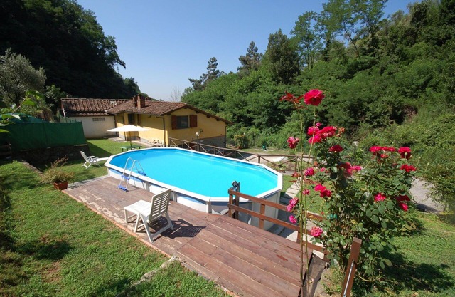 Wonderful villa for 6 people with private pool, internet, TV, patio and pets allowed